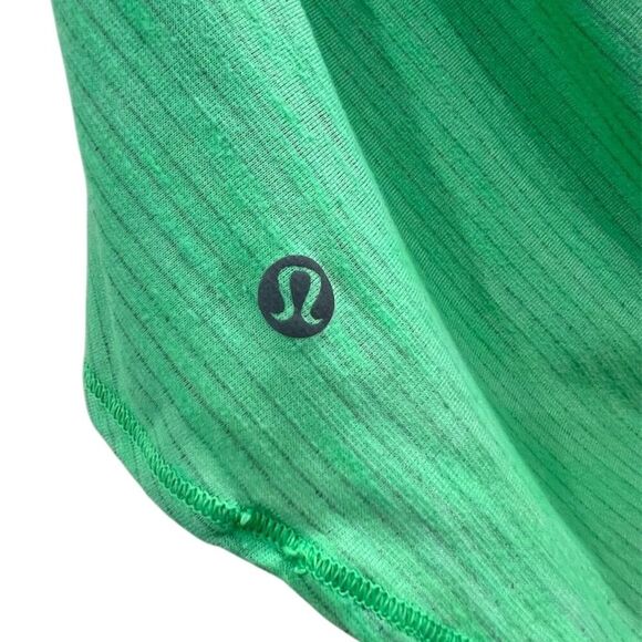 Lululemon Women's Floral Tank Top Size 4 Green Scoop Neck Sleeveless - Picture 3 of 5